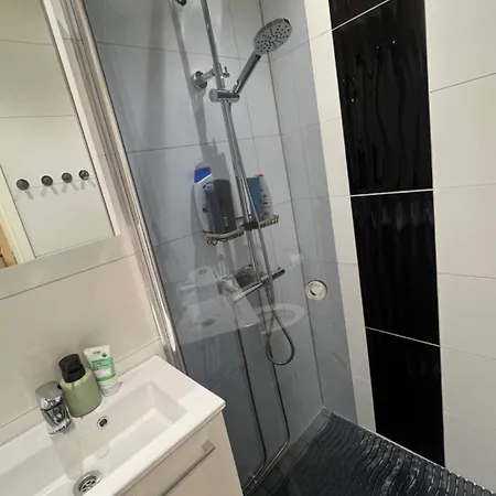 Cozy And Close To Nature, With Free Parking! * Vantaa